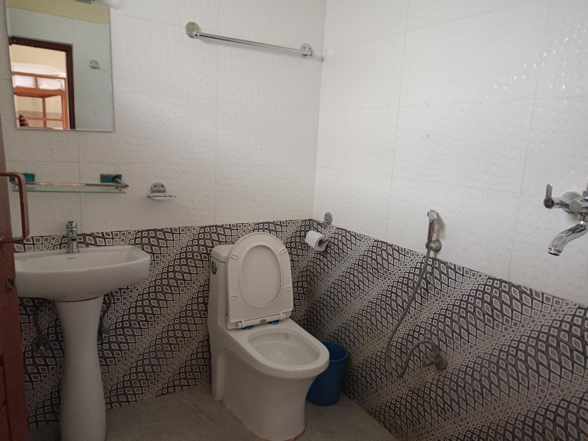 Pokhara Metro Eco Hotel Стая снимка