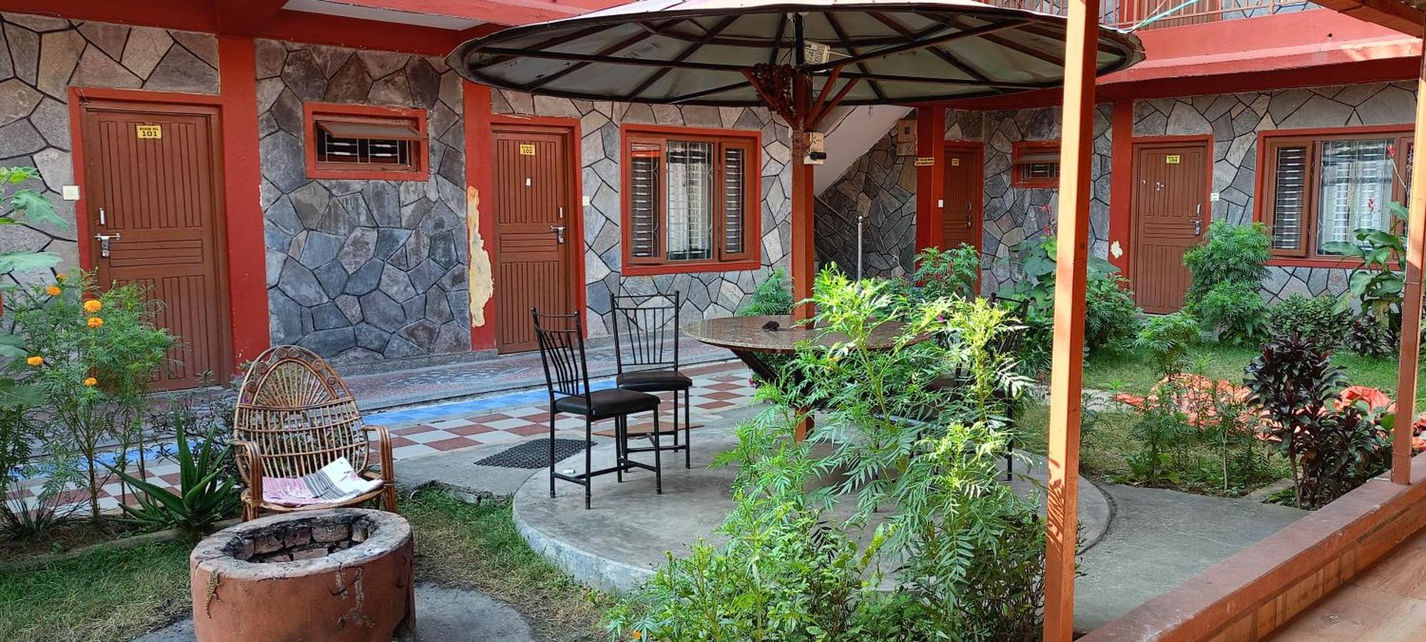 Pokhara Metro Eco Hotel Екстериор снимка