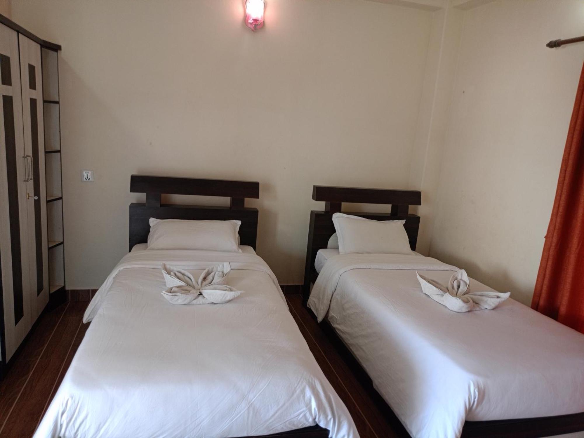 Pokhara Metro Eco Hotel Екстериор снимка
