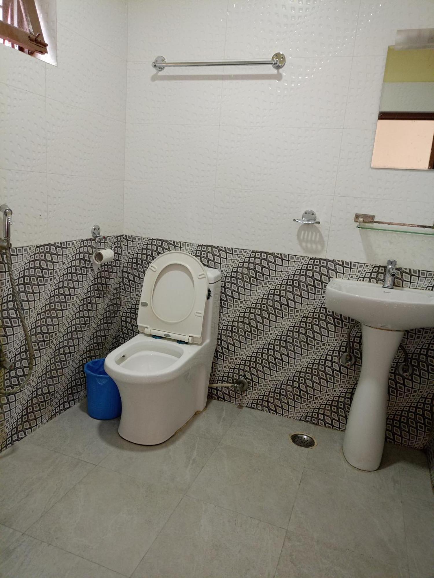 Pokhara Metro Eco Hotel Екстериор снимка