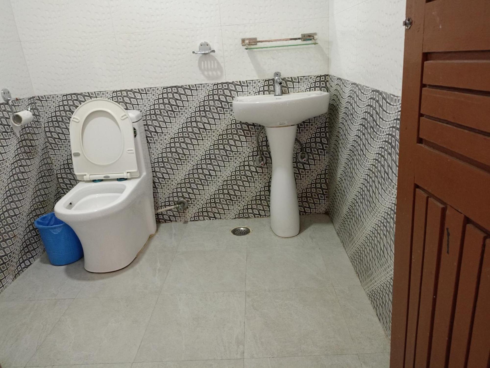Pokhara Metro Eco Hotel Екстериор снимка