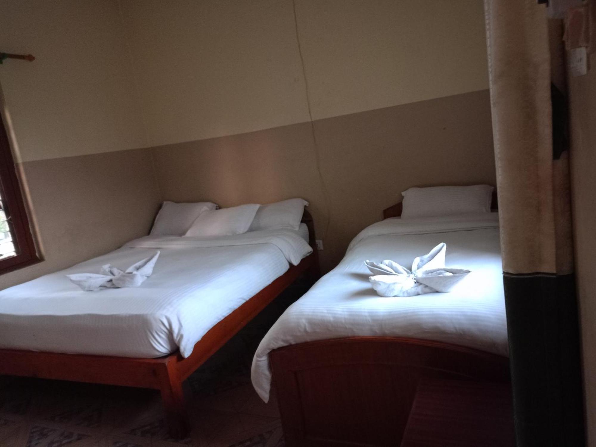 Pokhara Metro Eco Hotel Стая снимка