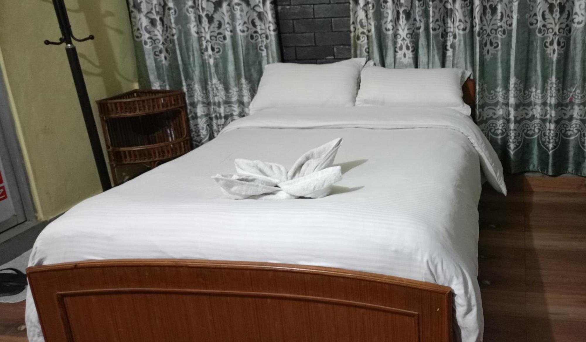 Pokhara Metro Eco Hotel Стая снимка